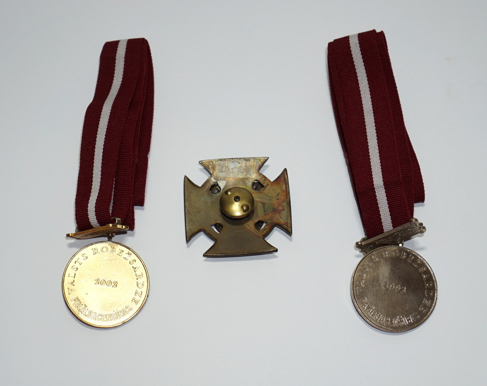 2 medals 