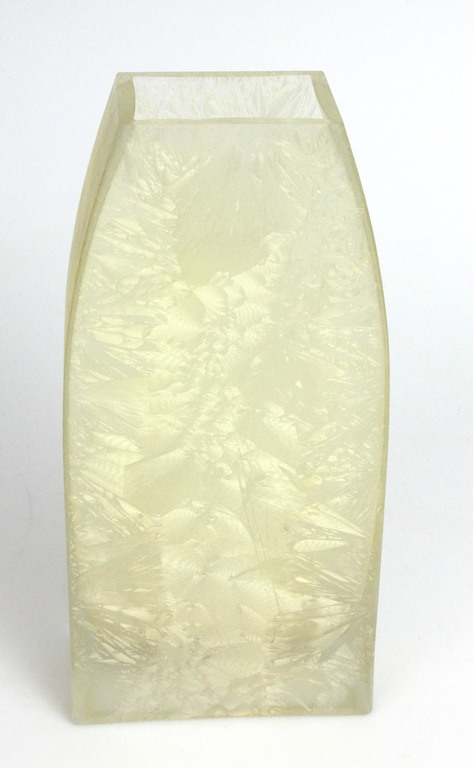 Stikla vāze ar matētu musturu