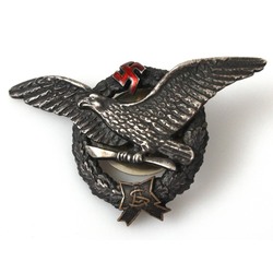 Знак выпускника Военной академии летчиков Латвийской армии