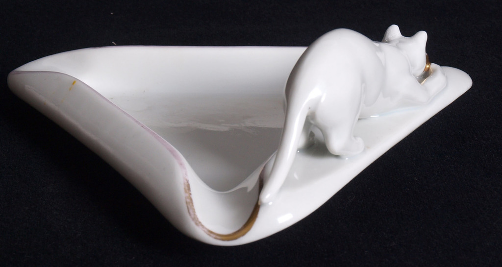 Porcelain ashtray ''Cat''