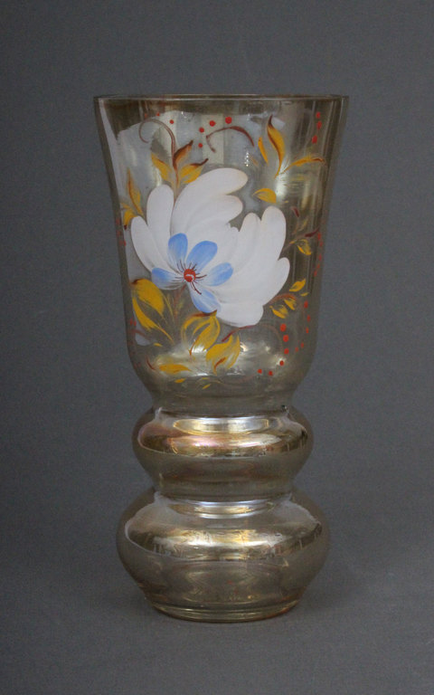 Iļguciem glass vase with painting 
