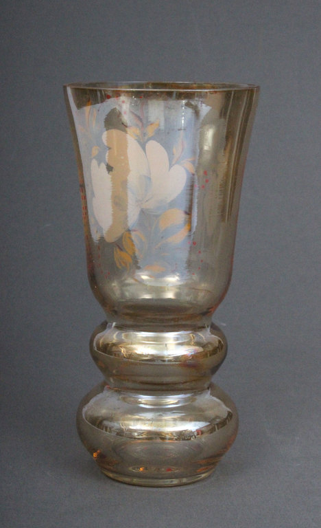Iļguciem glass vase with painting 