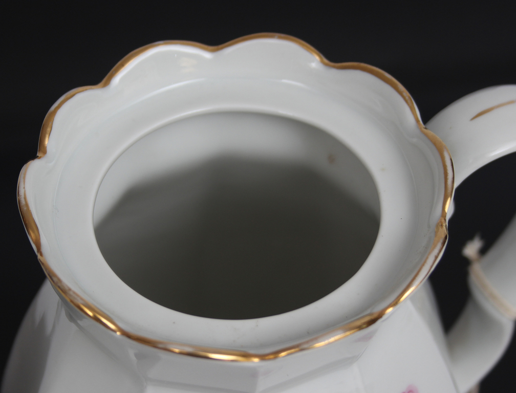 Kuzņecova porcelāna tējas kanna