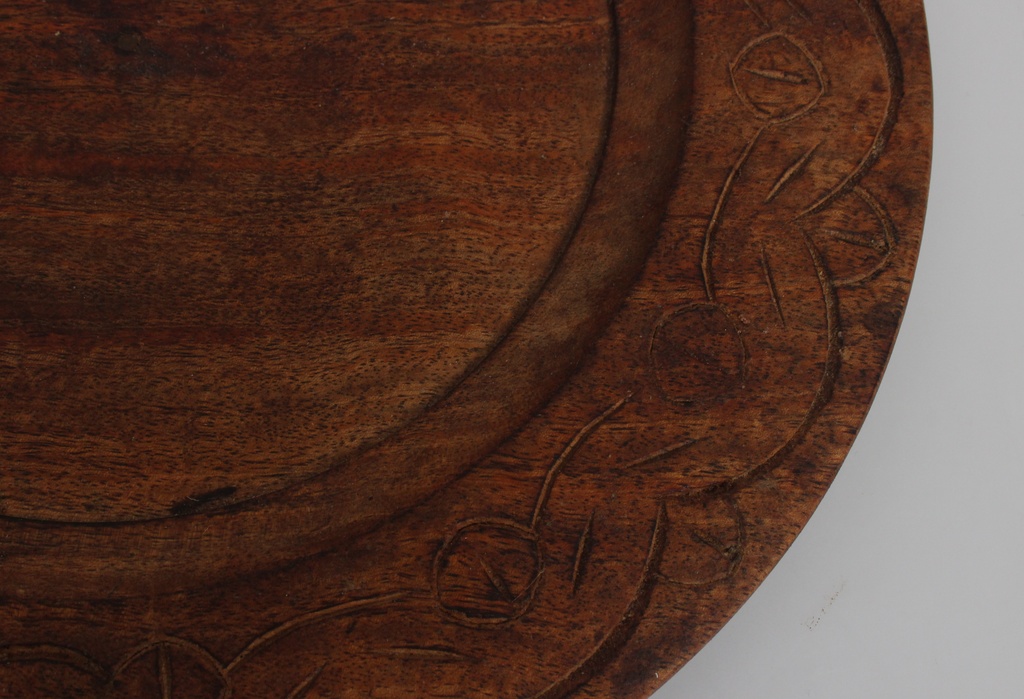 Декоративная деревянная тарелка