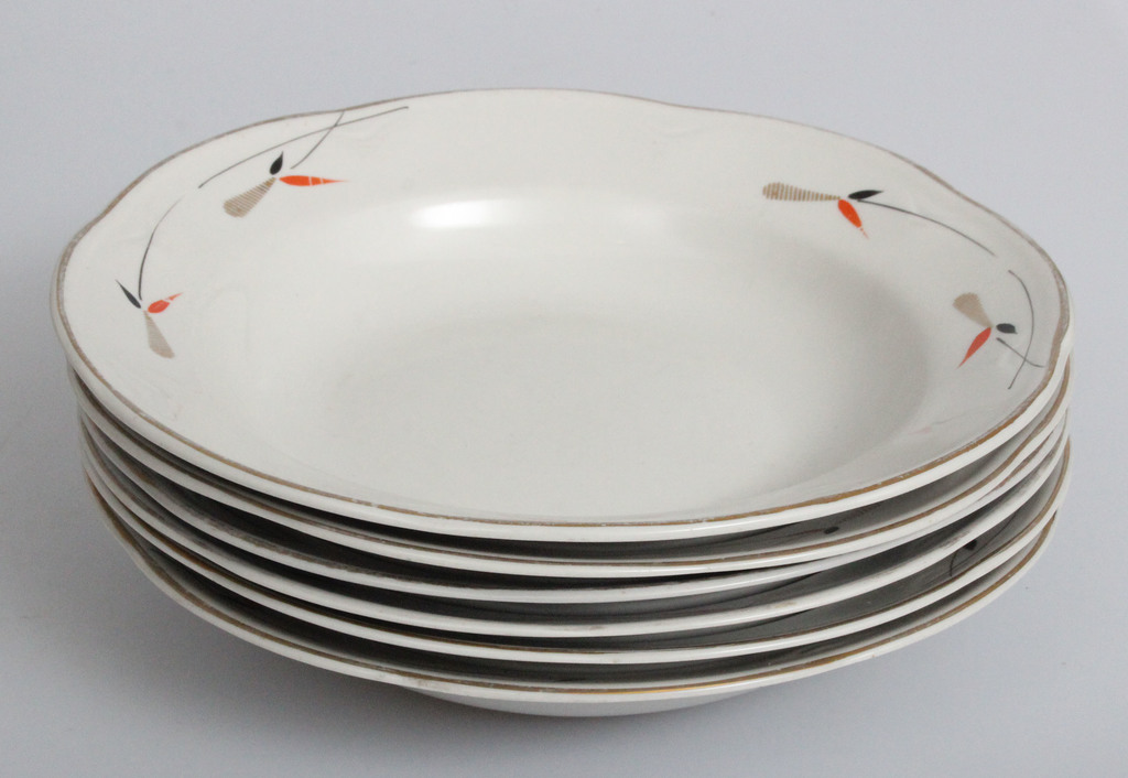 Porcelain dinner service for six people