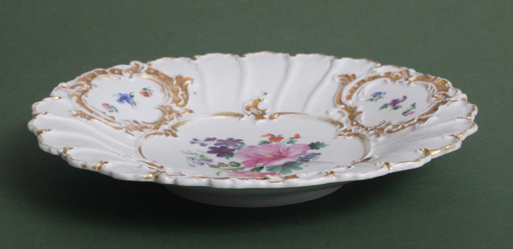 Мейсенская фарфоровая тарелка с цветами
