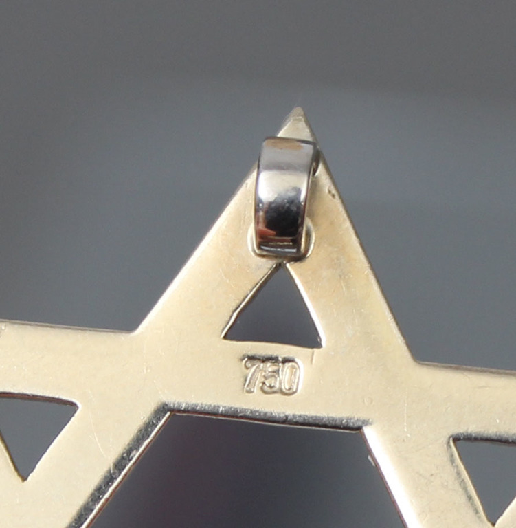 Gold pendant with Jewish symbol (Magendoid - Star of David)