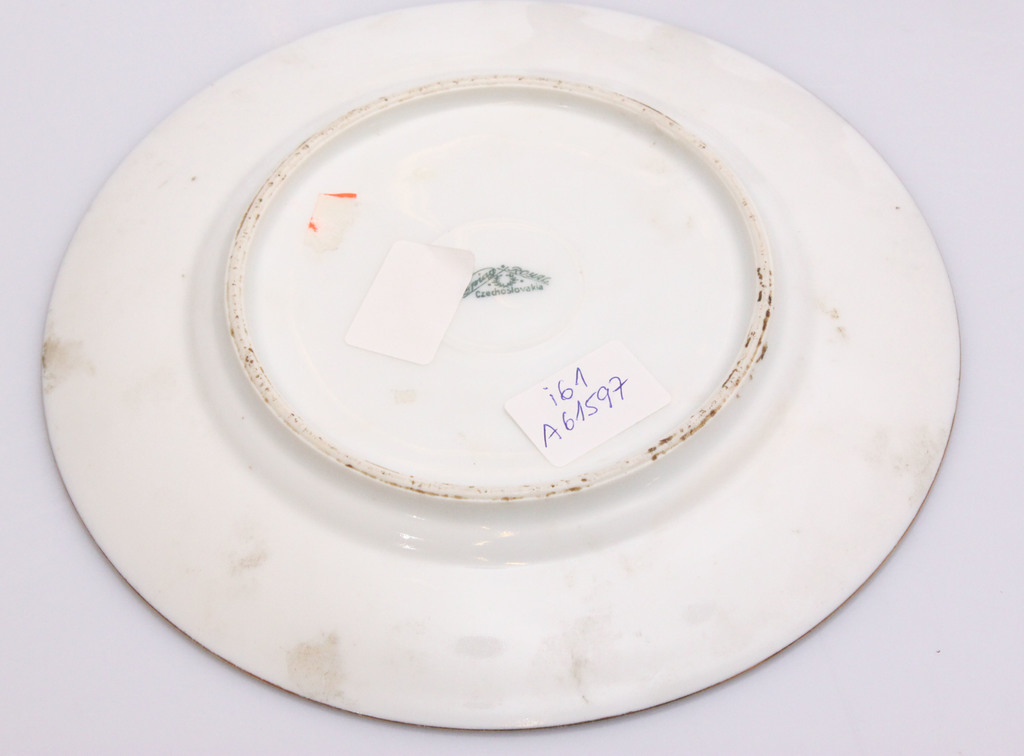 Porcelain plate