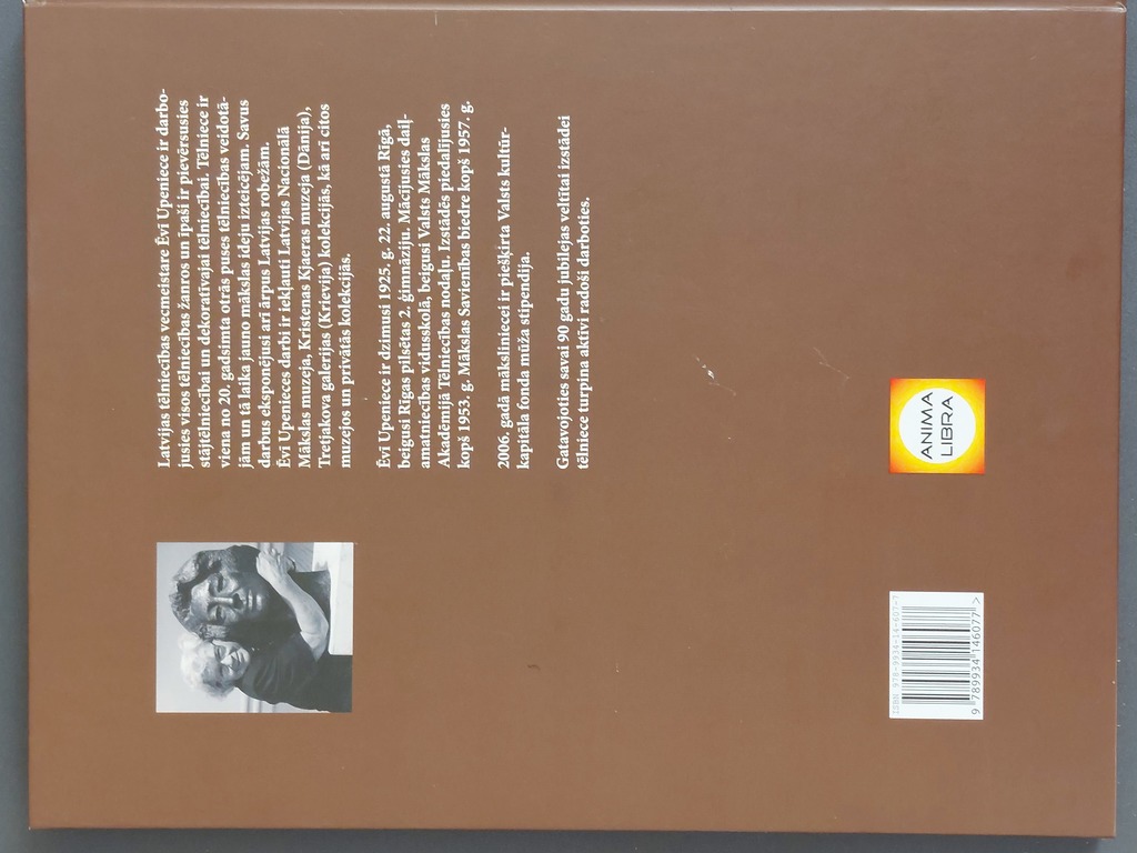 Ēvi Upenieces tēlniecība 2015 g ,izstādes katalogs 1976 g.,ielūgumus uz izstādi. Viss ar autora parakstu