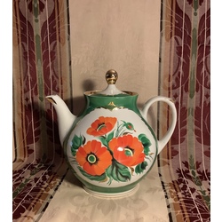 Large teapot, Sumy porcelain.Ukraine.1960s.Hand-painted