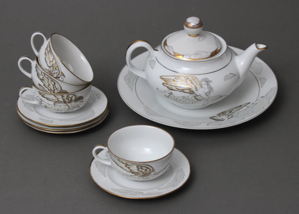 Tea set for four people