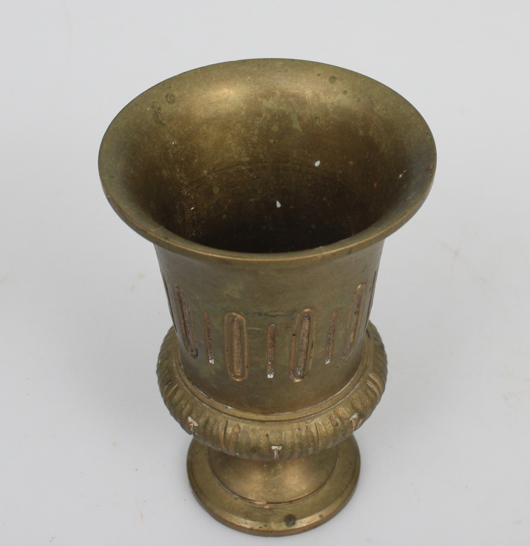 Bronze cup 