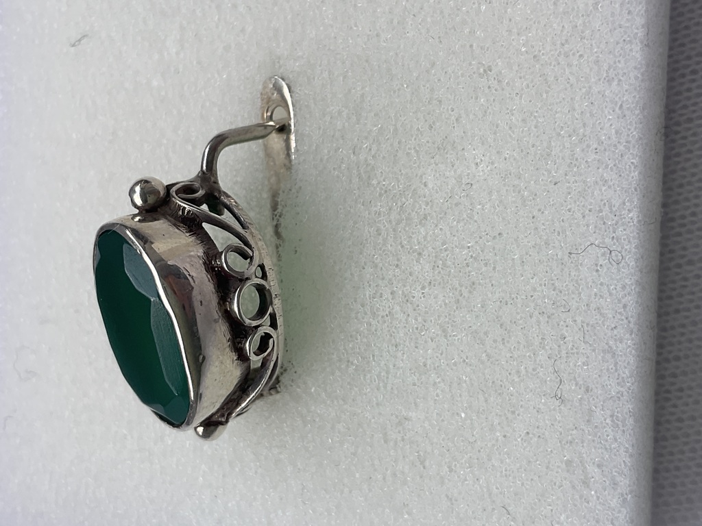 Комплект серебрянные серьги и кольцо с  натуральным халцедоном 