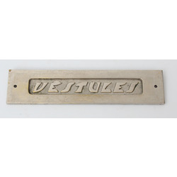 Металлический почтовый ящик открывающийся '''Vēstules''