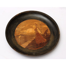 Decorative wooden plate 