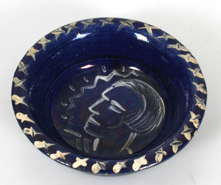 Ceramic bowl with painting
