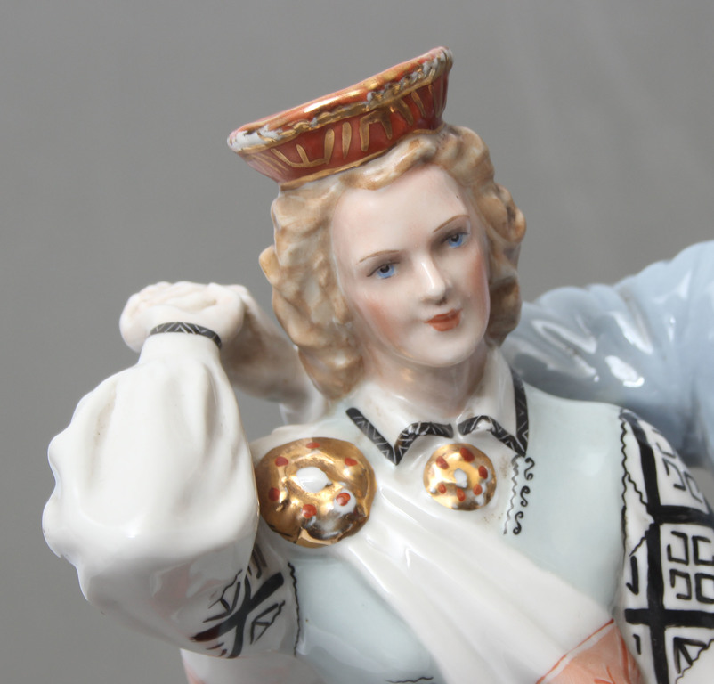 Porcelain figure 