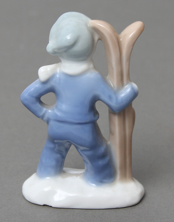 Figurine skier