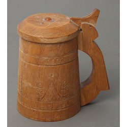 Wooden beer mug with amber