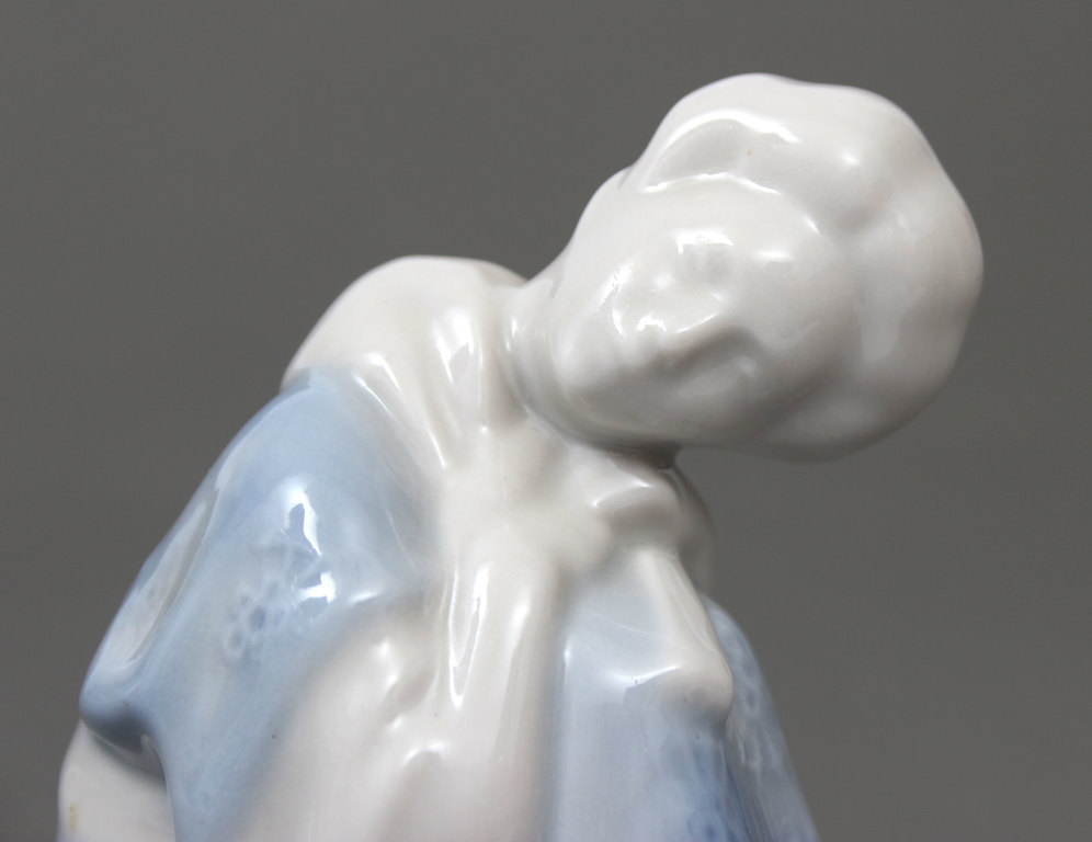 Porcelain figure 