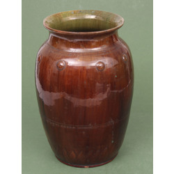 Керамическая  ваза с орнаментом