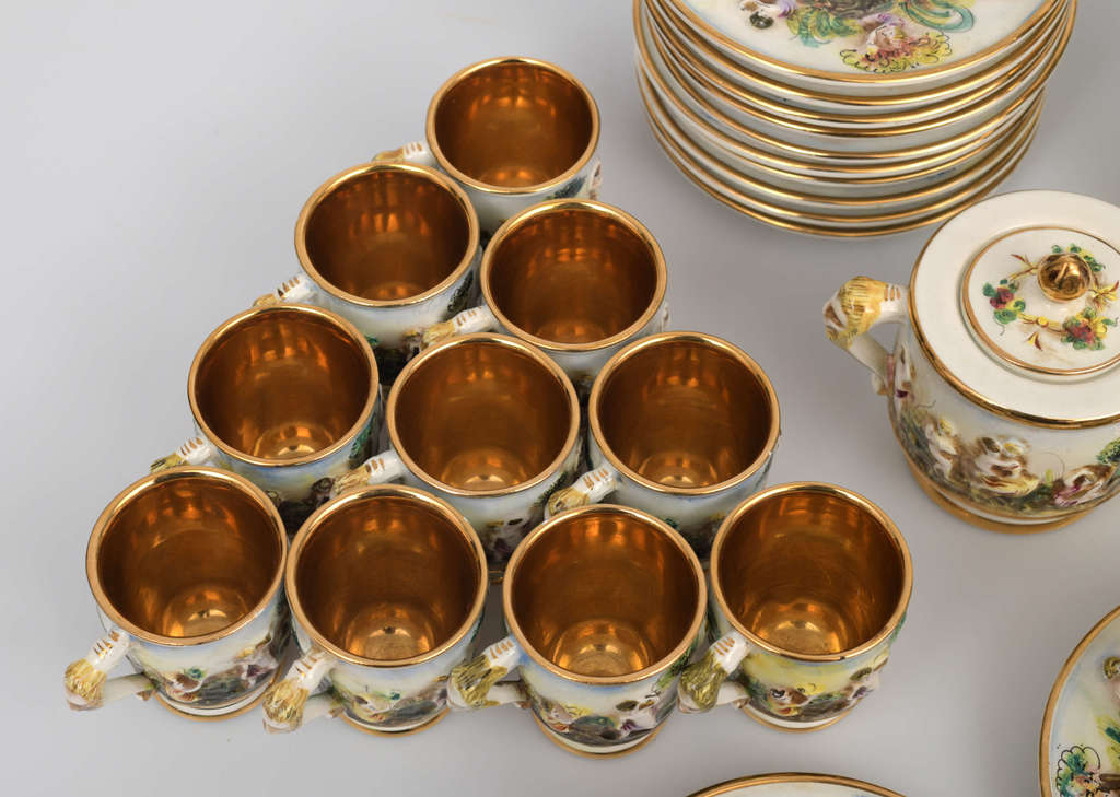 Capo di monte porcelain set for 12 persons