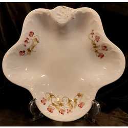 Decorative porcelain plate, Kuznetsov? 20th century the first half. Latvia, Painting, porcelain. Size 25×23×4.5 cm