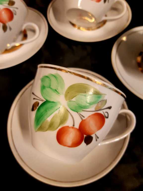 Porcelain tea service for 6 persons with jam dish, 20th century.  PSSR . Porcelain, painting, gilding.