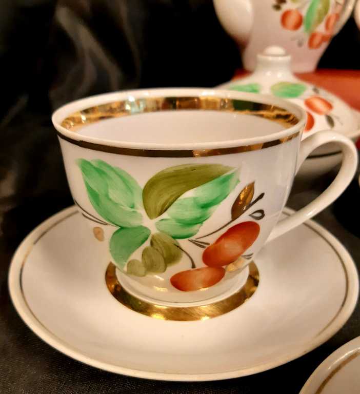 Porcelain tea service for 6 persons with jam dish, 20th century.  PSSR . Porcelain, painting, gilding.