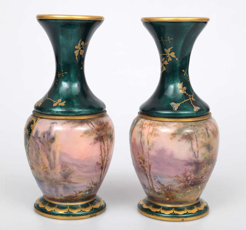 Две фарфоровые вазы в лиможском стиле с росписью и эмалями