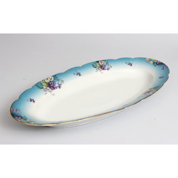 Kuznetsov porcelain serving plate with flower motif