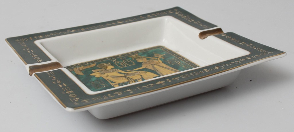 Ashtray with the motif of Egypt