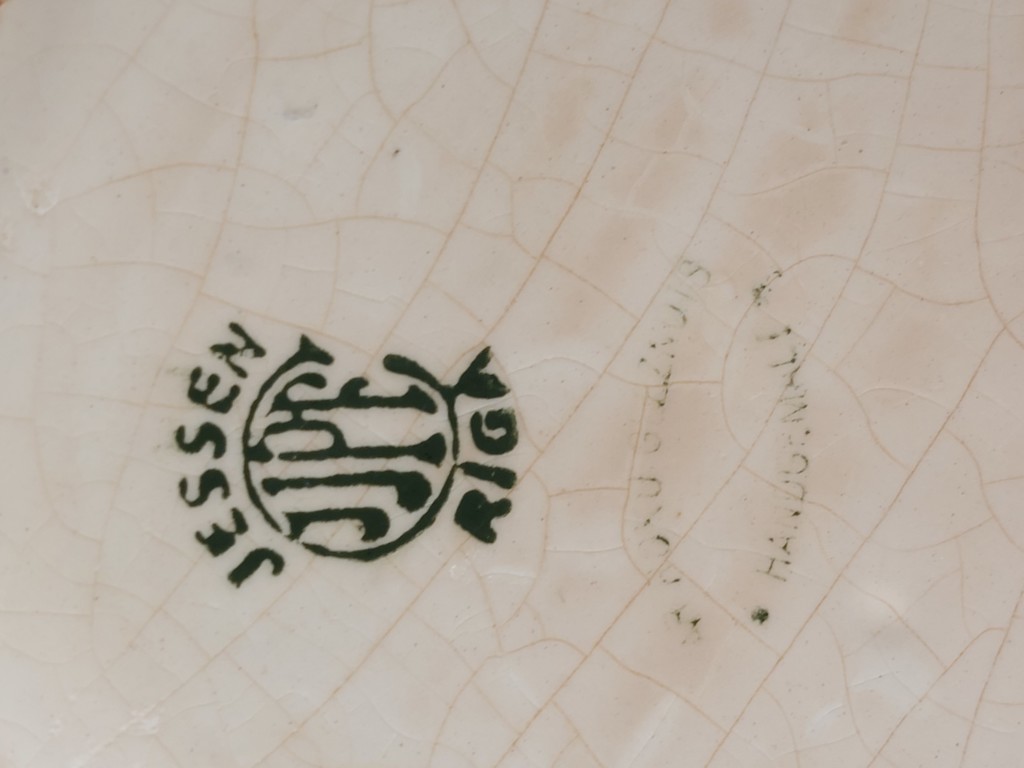 Фаянсовая кружка Jessen с дефектами. Подглазурная ручная роспись. Зеленая марка