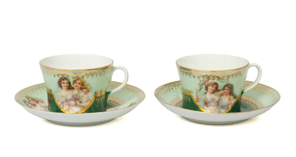 Porcelain cups with saucers (2 pcs)