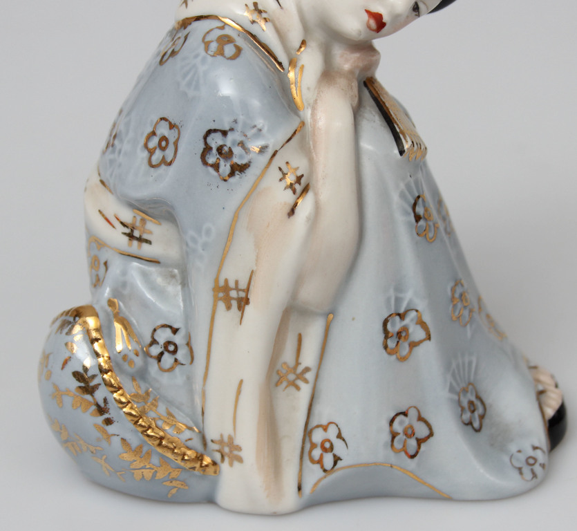 Porcelain figure 