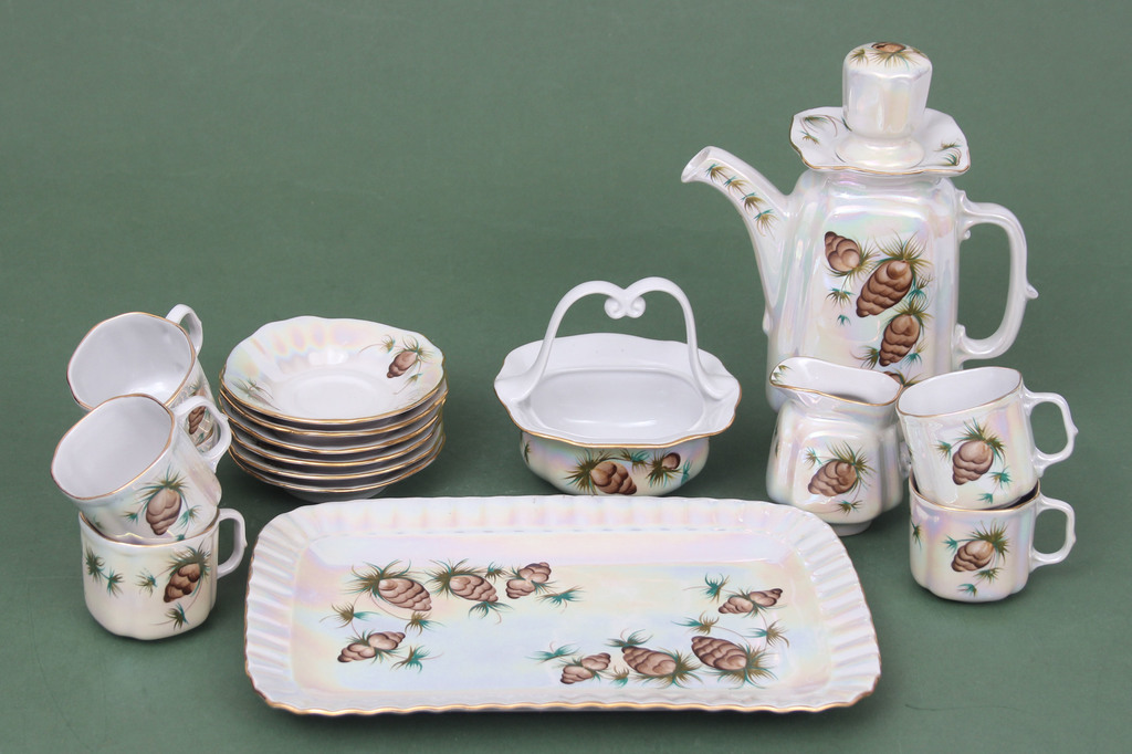 Porcelain set 