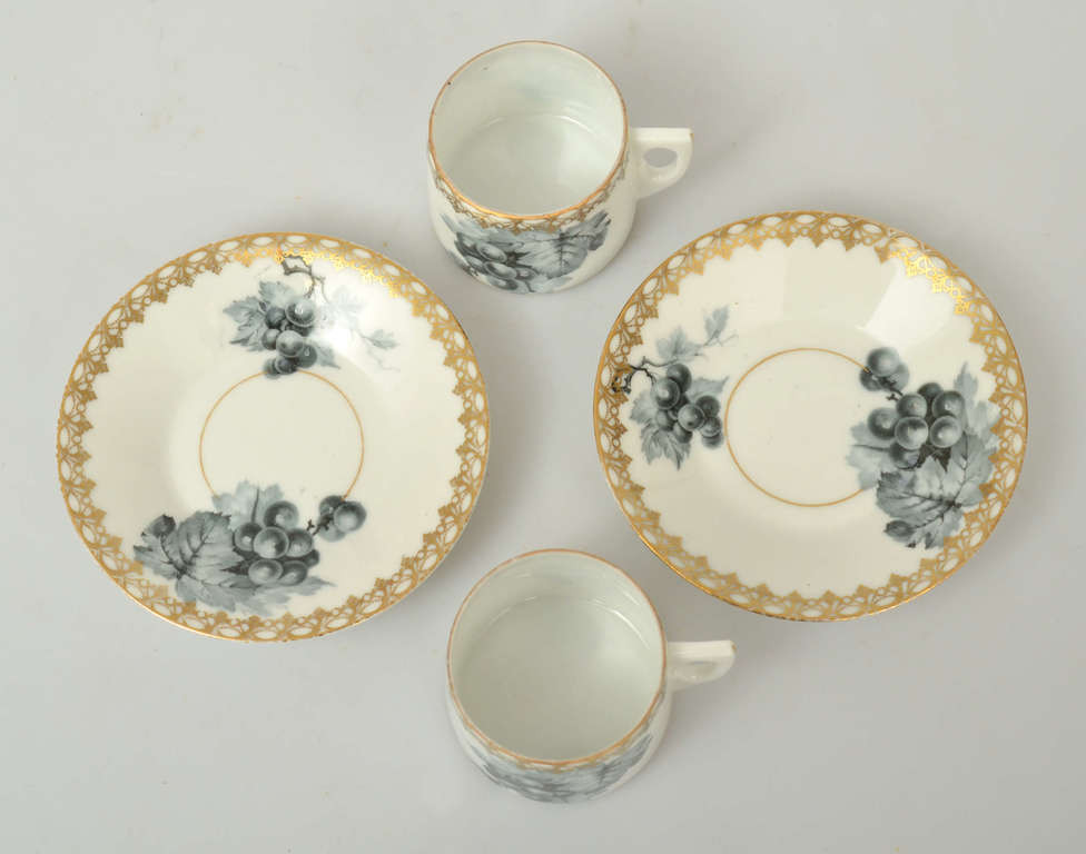 Porcelain cups with saucers (2 pcs)