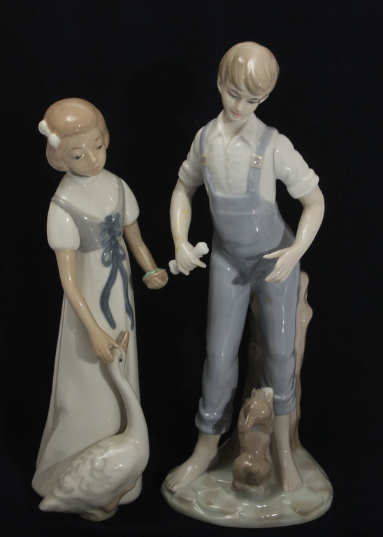 Two porcelain figures 