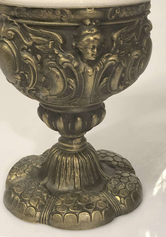 Baroka stila bronzas petrolejas lampa