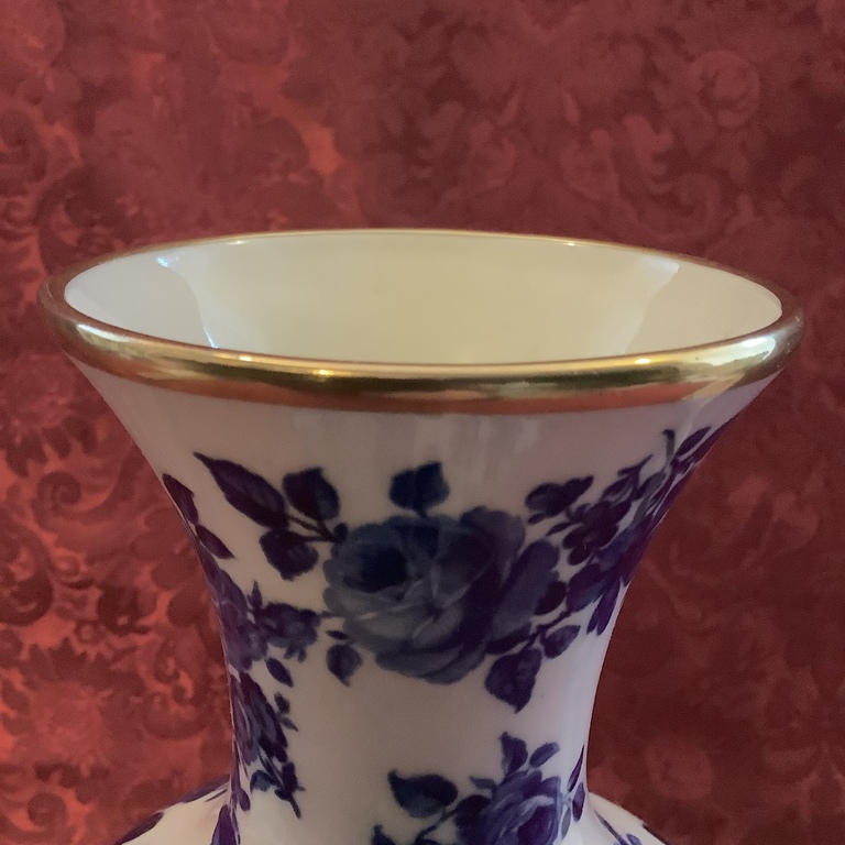 Vase Bavaria 1930. Hand-painted with cobalt paints. Gold lining.