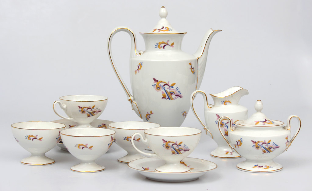 Porcelain set for 5 persons