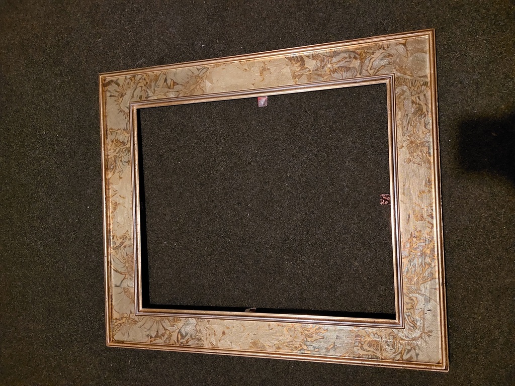 Gilded wooden frame for painting
