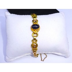 Gold bracelet with natural sapphire