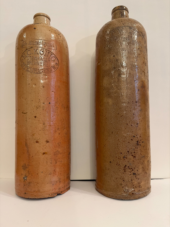 Two clay jugs for filling alcoholic beverages