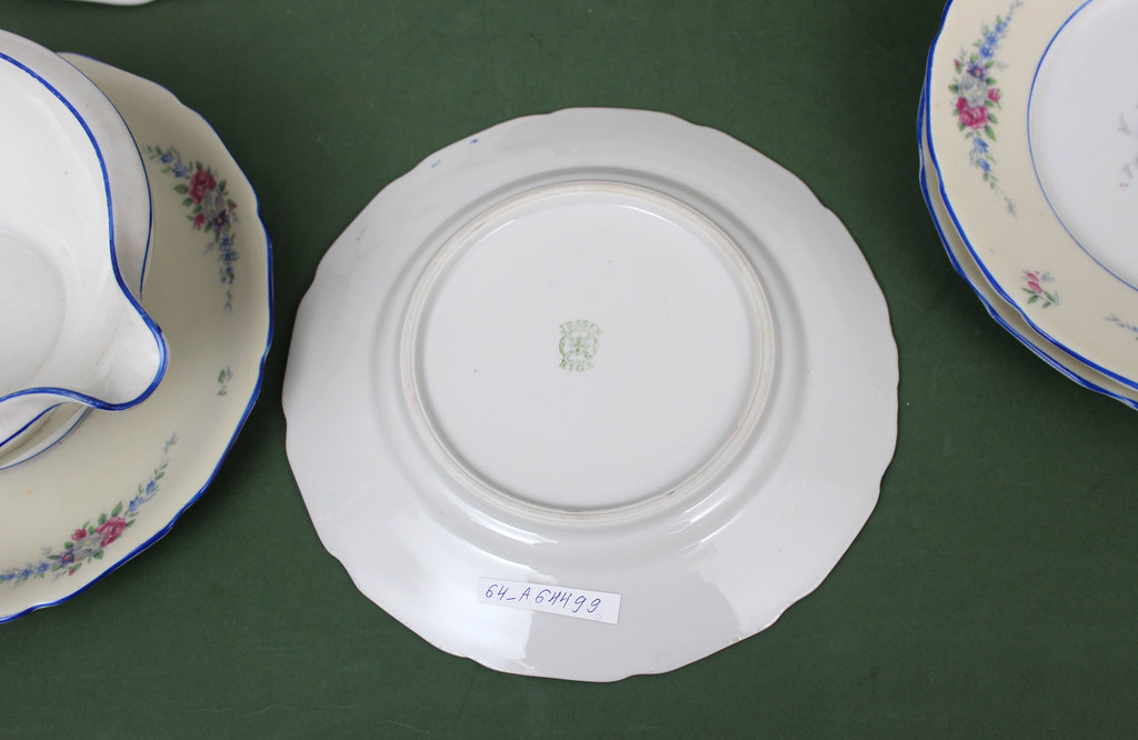 Set of Jessen serving dishes