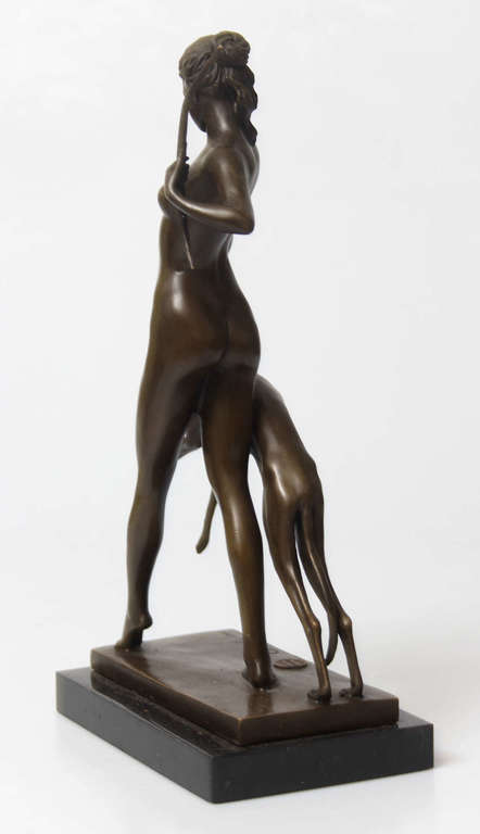Бронзовая скульптура Девушка с собакой