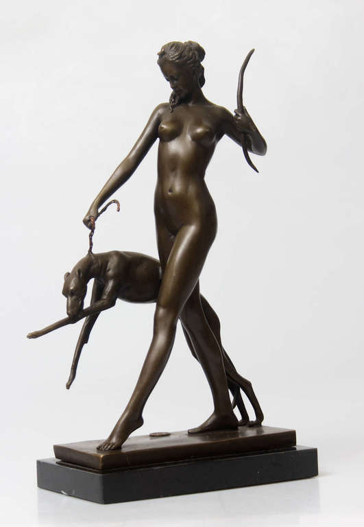 Bronzas skulptūra Meitene ar suni