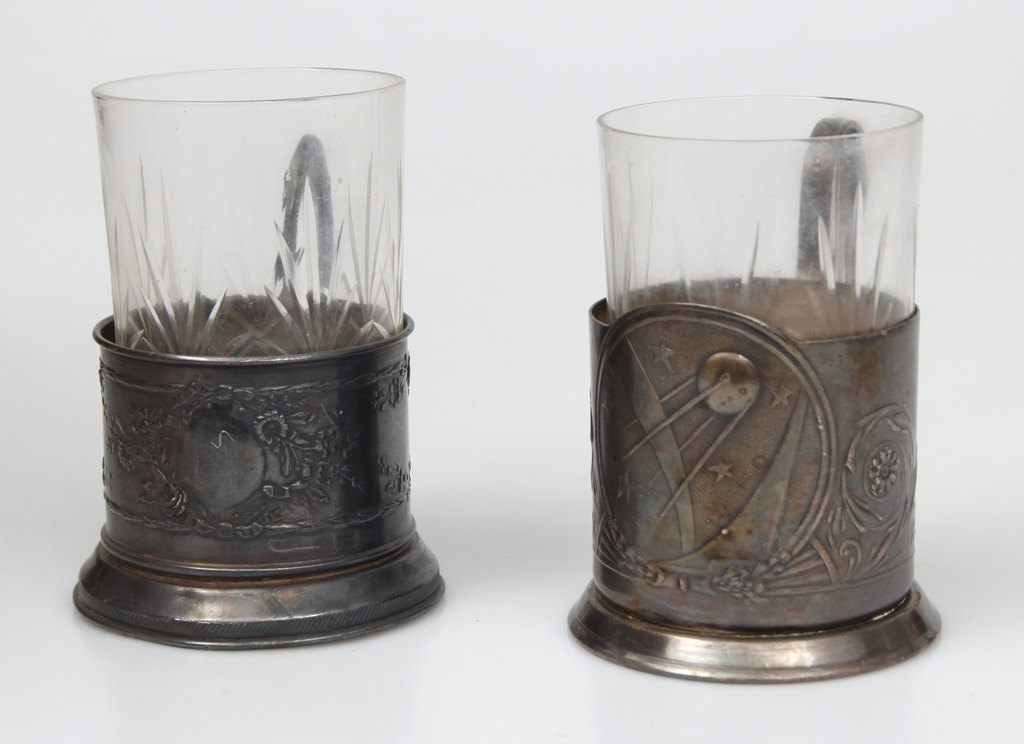 Два стакана советских времен с держателями