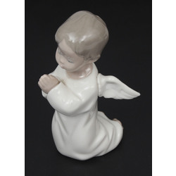 Porcelain figurine 