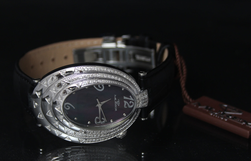 Sieviešu rokas pulkstenis ar naturāliem briljantiem 0.92 ct ''Murex''